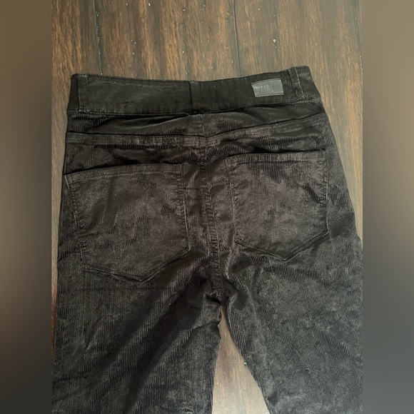 PAIGE denim LOU LOU HR Jeans Blk Corduroy - size 23 - Picture 2 of 5
